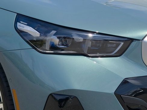 New 2026 BMW 550e xDrive image 5