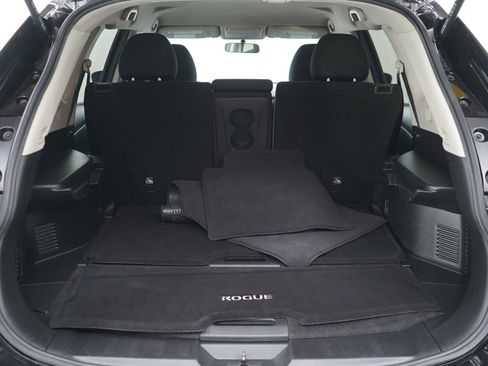 Used 2018 Nissan Rogue S FWD image 16
