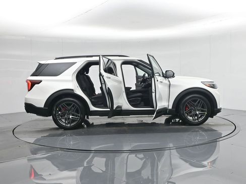 New 2026 Ford Explorer ST w/ Sun And Sound Package image 4