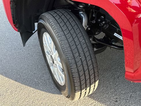 Used 2025 Toyota Tacoma SR5 image 9