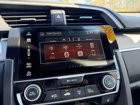 Used 2018 Honda Civic EX-T image 9
