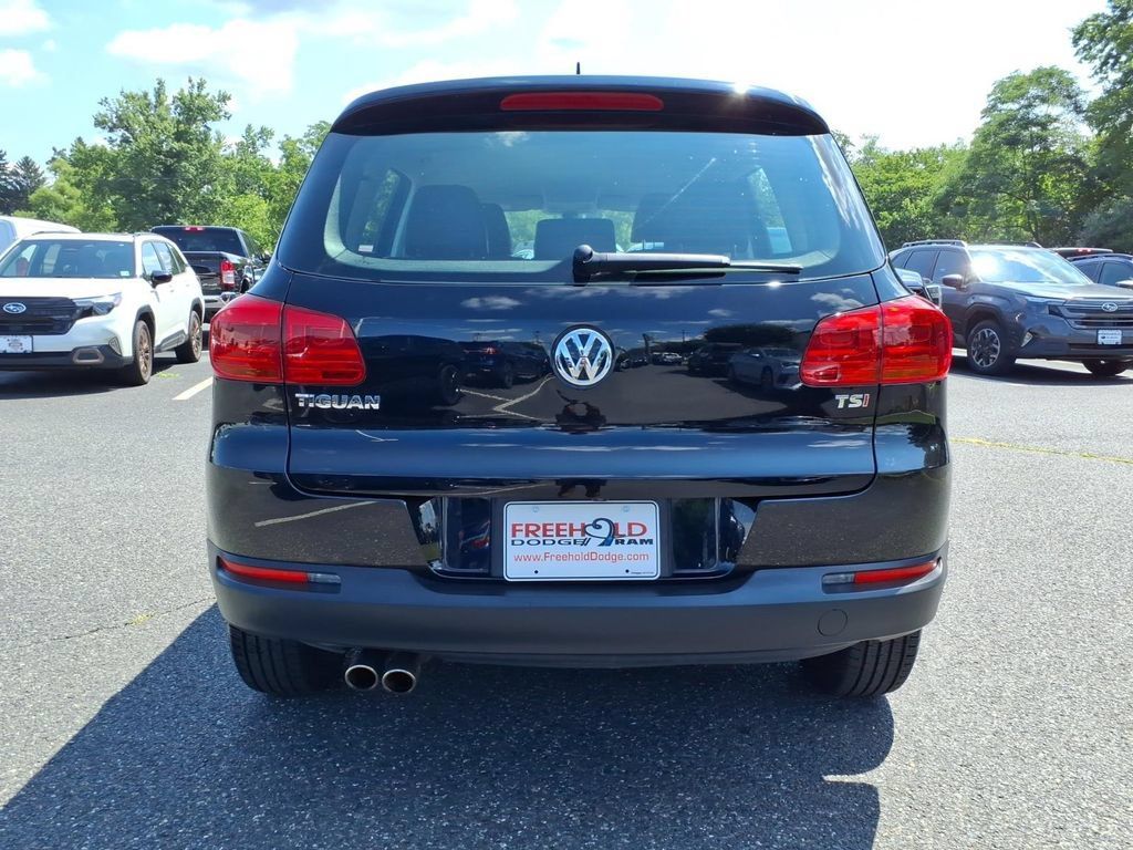 Used 2016 Volkswagen Tiguan S FWD image 18