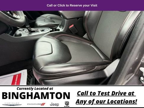 Used 2022 Jeep Cherokee Trailhawk image 12