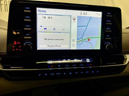 Used 2022 Toyota Sienna Platinum image 30