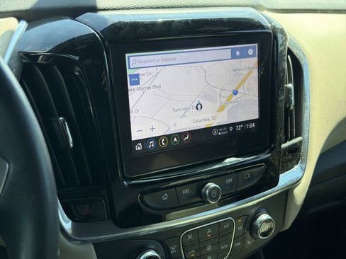 Used 2022 Chevrolet Traverse LT w/ LT Premium Package image 24