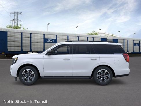 New 2026 Ford Expedition Active image 4