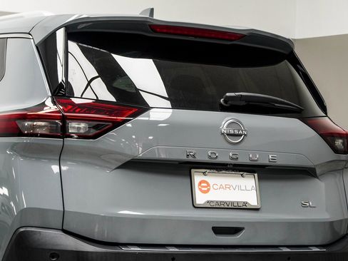 Used 2023 Nissan Rogue SL w/ SL Premium Package image 12