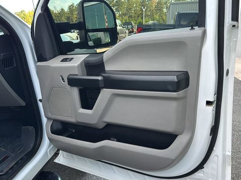 Used 2019 Ford F250 XL w/ Power Equipment Group image 12