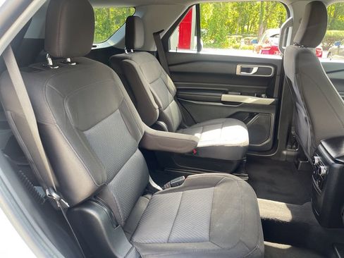 Used 2022 Ford Explorer XLT image 42