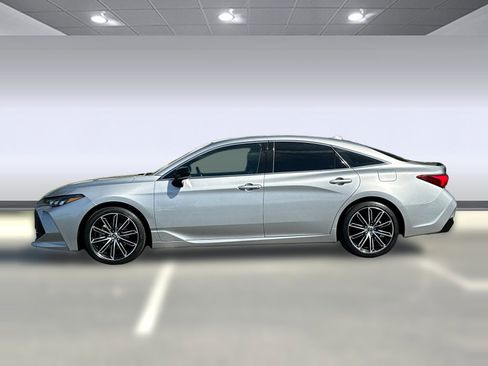 Used 2019 Toyota Avalon XSE w/ Carpet Mat Package image 2