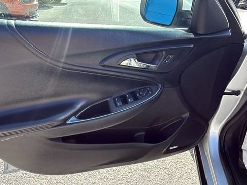 Used 2017 Chevrolet Malibu LT w/ Leather Package image 14