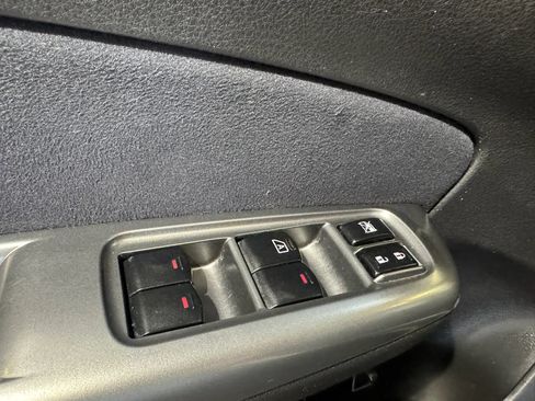 Used 2012 Subaru Forester 2.5X Limited AWD/4WD image 8