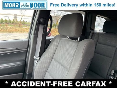 Used 2019 Jeep Grand Cherokee Laredo image 25