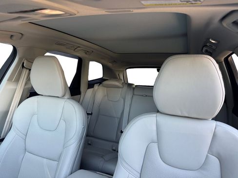 New 2026 Volvo XC60 T8 Ultra w/ Protection Package Premier AWD/4WD image 18
