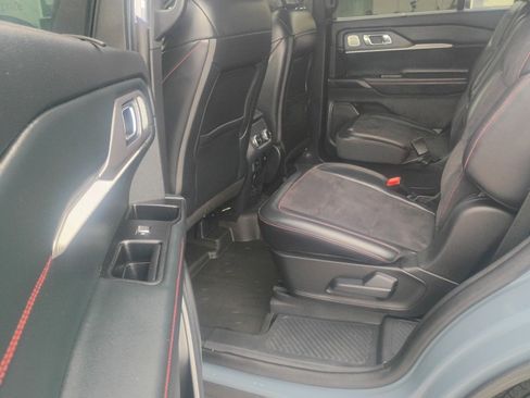 Used 2025 Ford Explorer ST AWD/4WD image 13