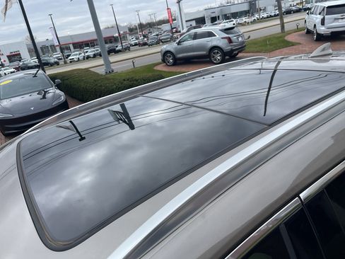 Used 2023 Cadillac XT5 Premium Luxury w/ Technology Package image 12