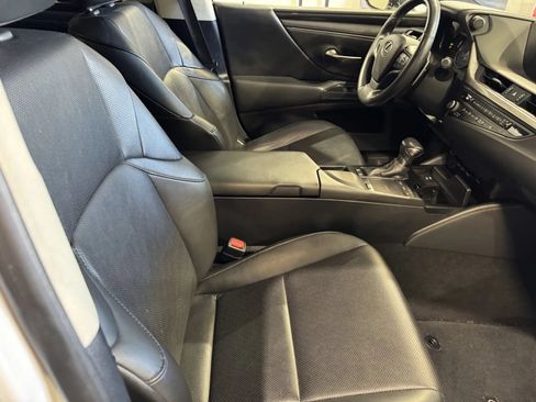 Used 2021 Lexus ES 300h w/ Accessory Package 2 FWD image 6