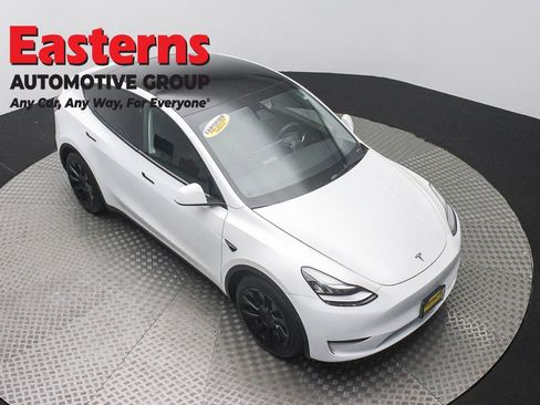 Used 2021 Tesla Model Y Long Range AWD/4WD image 3