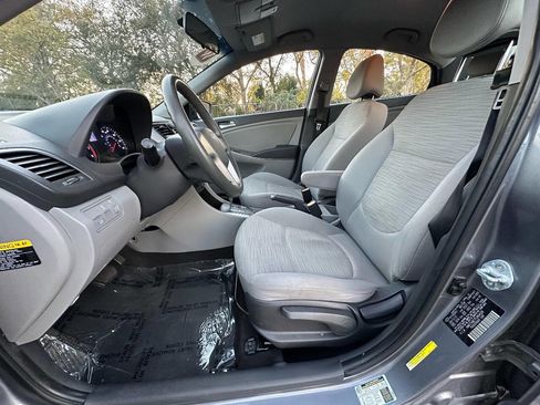 Used 2015 Hyundai Accent GLS image 11