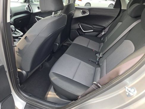 Used 2025 Kia Soul LX w/ LX Technology Package FWD image 25
