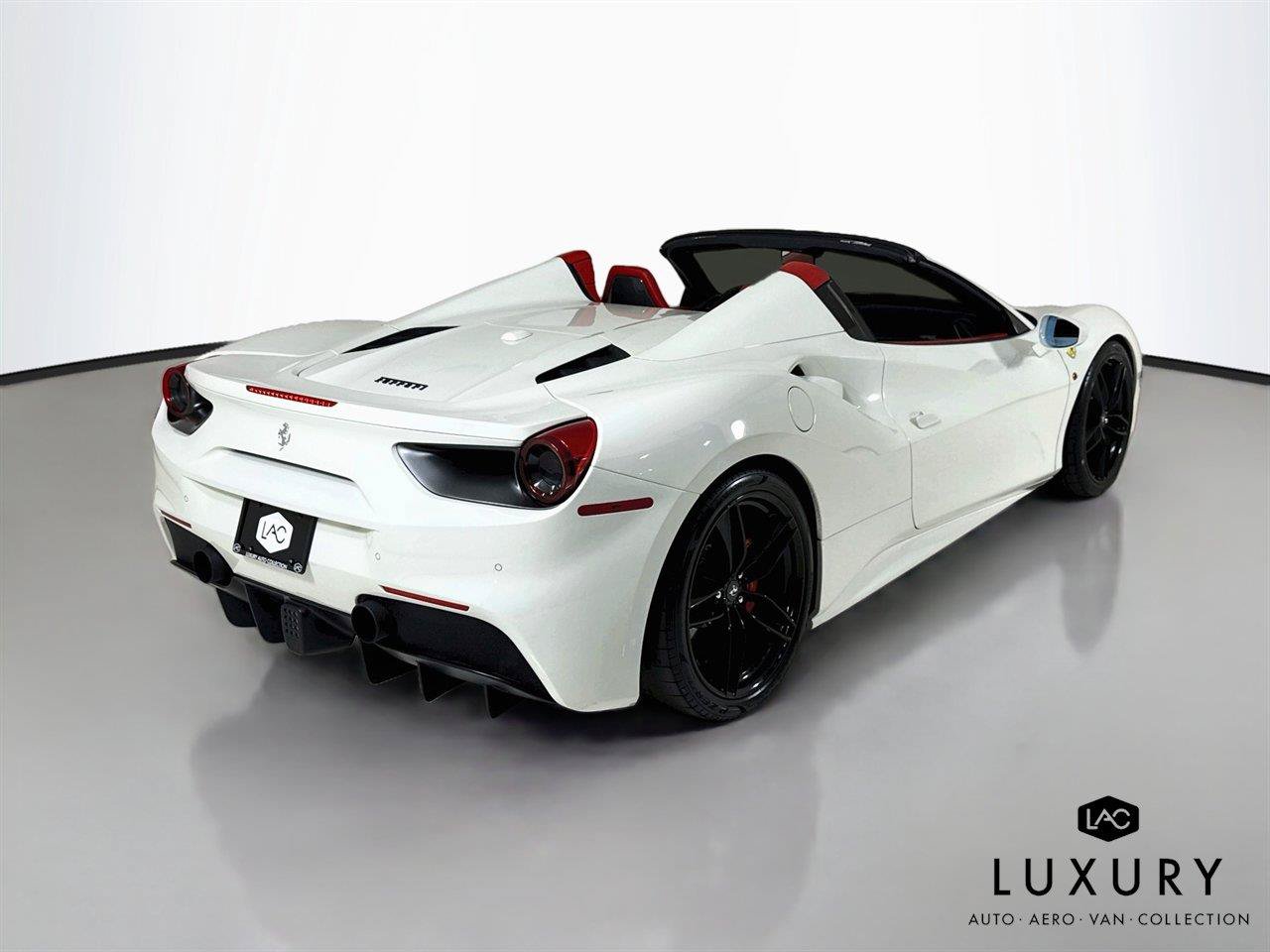 Used 2019 Ferrari 488 Spider RWD image 5