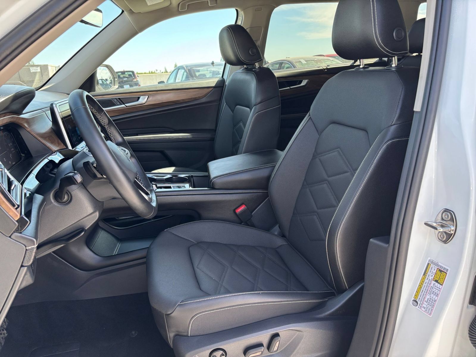 Used 2026 Volkswagen Atlas SE FWD image 28