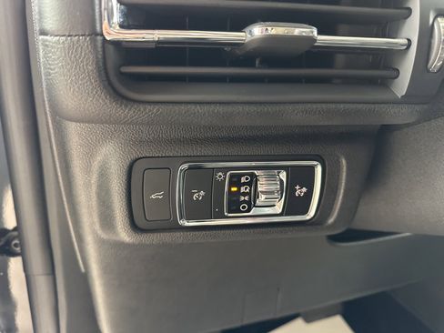 Used 2023 Lincoln Corsair AWD w/ Equipment Group 101A image 22