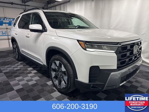 New 2026 Honda Pilot Touring image 3