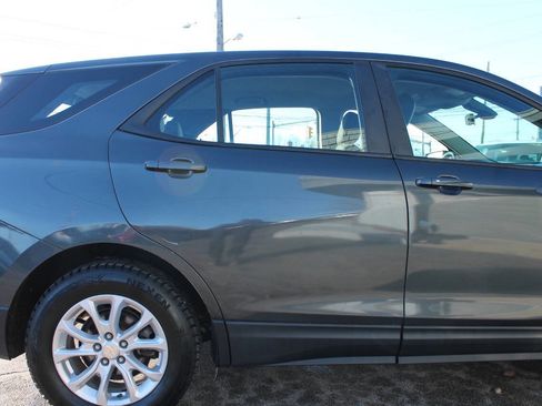 Used 2020 Chevrolet Equinox LS image 23