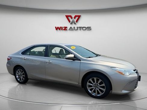 Used 2015 Toyota Camry XLE w/ Moonroof Package FWD image 6