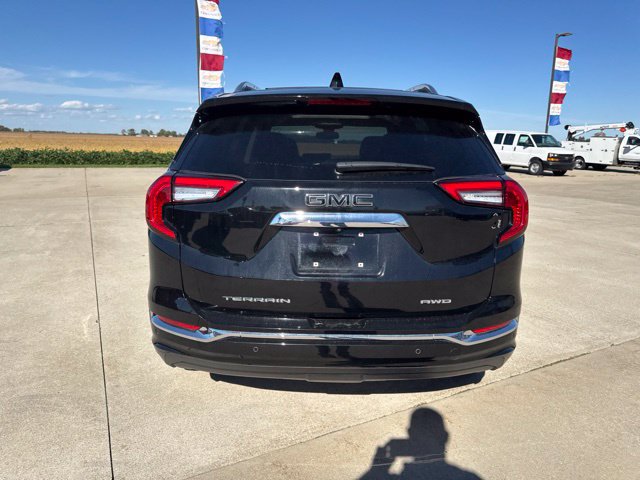 Used 2024 GMC Terrain Denali w/ Black Diamond Edition AWD/4WD image 11