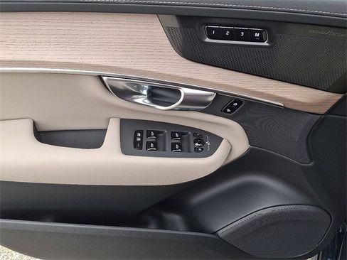 New 2026 Volvo XC90 B6 Plus w/ Protection Package Premier image 6