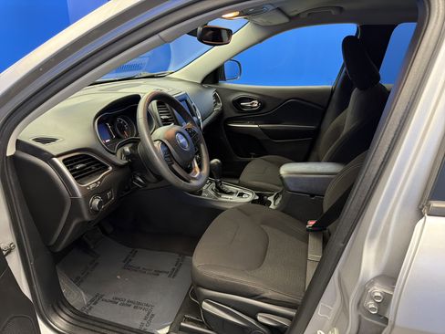 Used 2021 Jeep Cherokee Latitude image 12