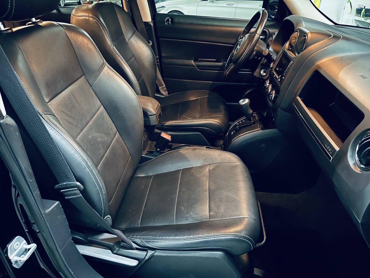 Used 2016 Jeep Patriot High Altitude FWD image 23