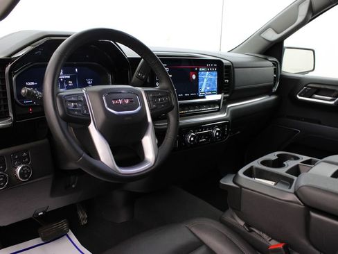 Used 2025 GMC Sierra 1500 SLT AWD/4WD image 16