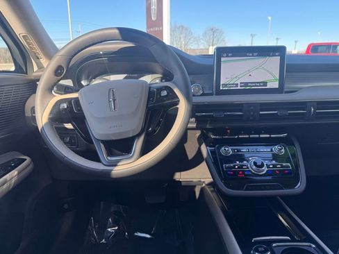 Certified 2022 Lincoln Corsair AWD w/ Equipment Group 101A image 18