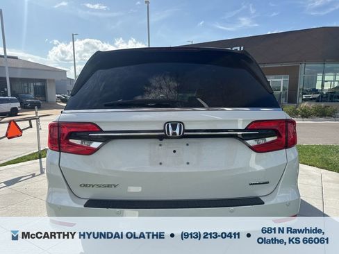Used 2023 Honda Odyssey Touring image 12