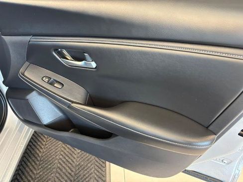 Certified 2023 Nissan Sentra SV FWD image 25