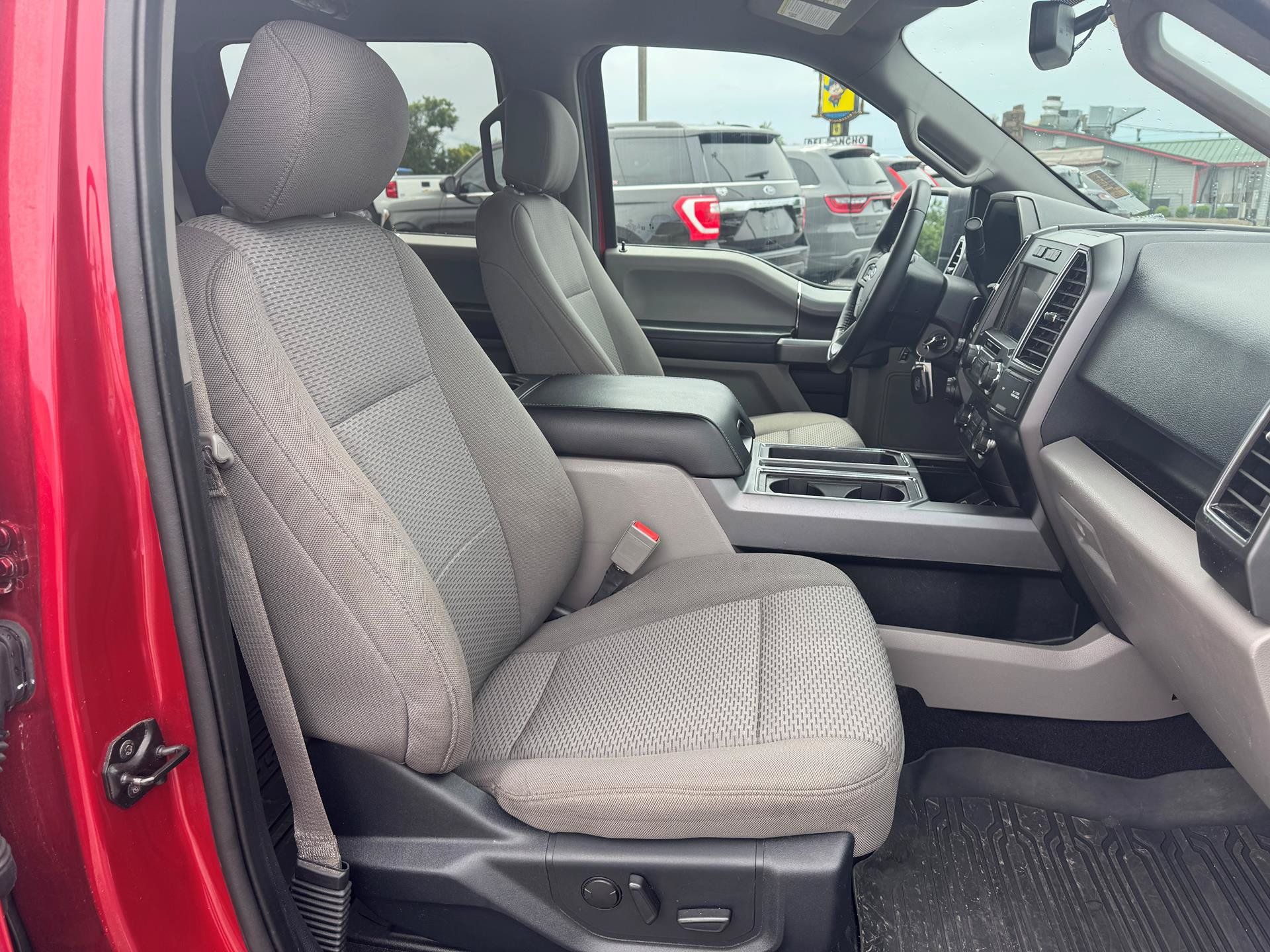 Used 2020 Ford F150 XLT w/ Equipment Group 302A Luxury AWD/4WD image 14