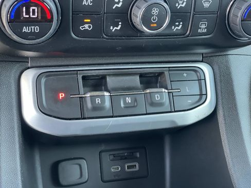 Used 2021 GMC Acadia SLT w/ Premium Package image 18