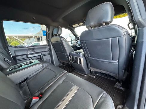 Used 2022 Ford F250 Platinum w/ FX4 Off-Road Package AWD/4WD image 27