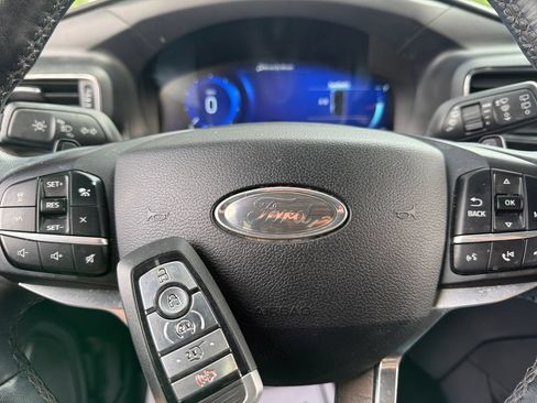 Used 2020 Ford Explorer Platinum w/ Premium Technology Package AWD/4WD image 46