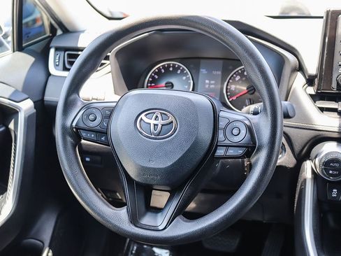 Used 2021 Toyota RAV4 XLE w/ Carpet Mat Package (TMS) FWD image 17