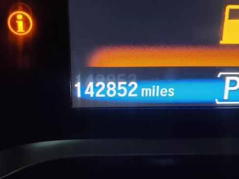 Used 2017 Honda Pilot EX-L image 2