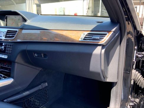 Used 2014 Mercedes-Benz E 350 4MATIC Sedan image 18