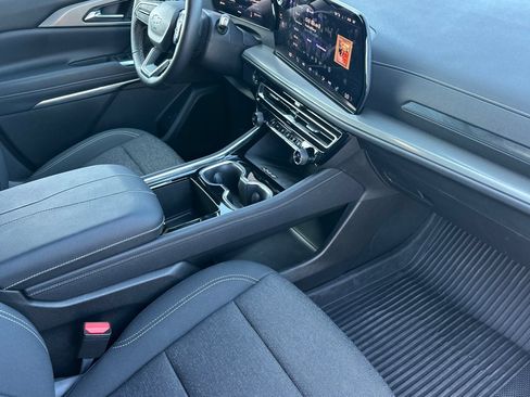 Used 2026 Chevrolet Traverse LT w/ Midnight/Sport Edition FWD image 20