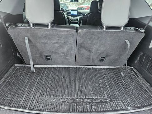 Used 2022 Ford Explorer XLT w/ Equipment Group 202A image 30