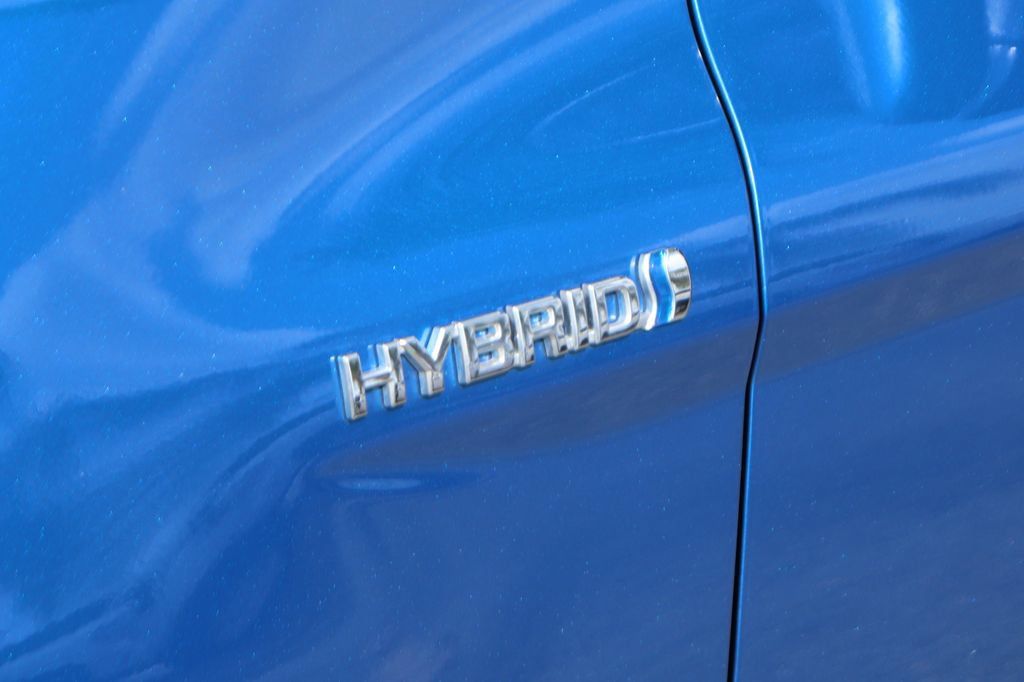Used 2019 Toyota Camry LE FWD image 41