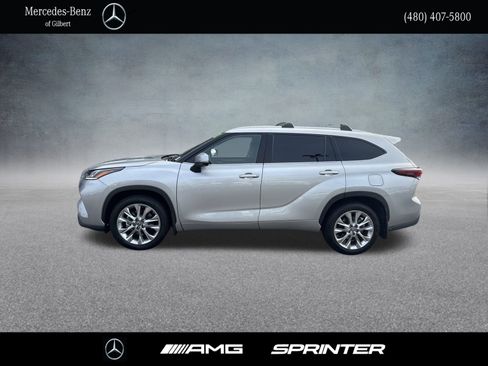 Used 2024 Toyota Highlander Limited image 2