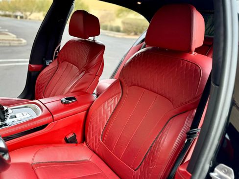 Used 2018 BMW 750i image 14